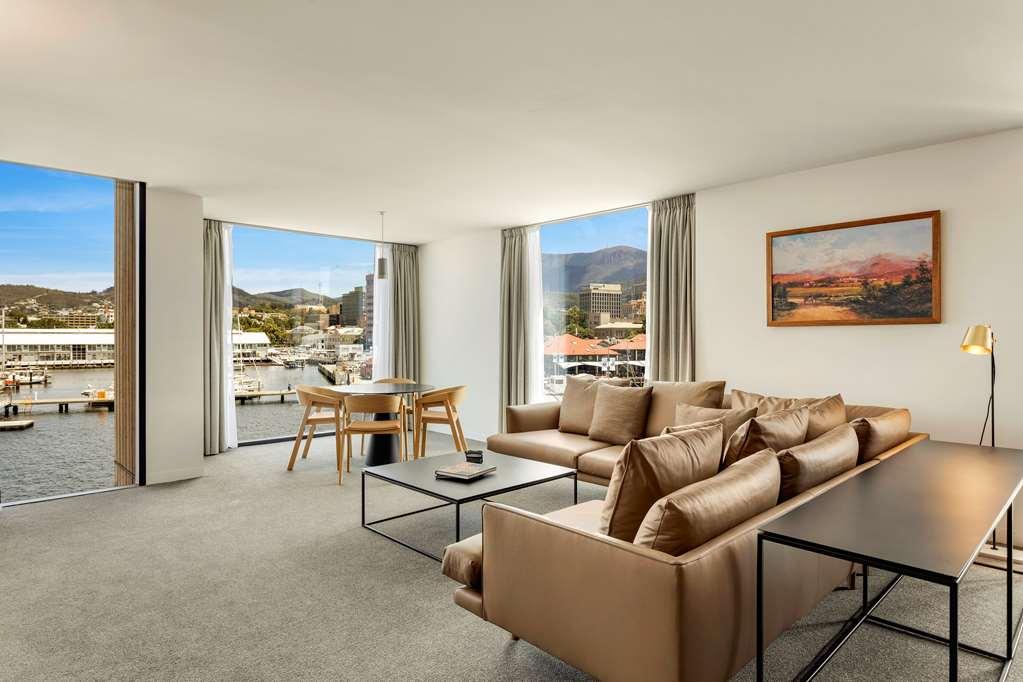 Macq 01 Hotel Hobart Zimmer foto A staged living room
