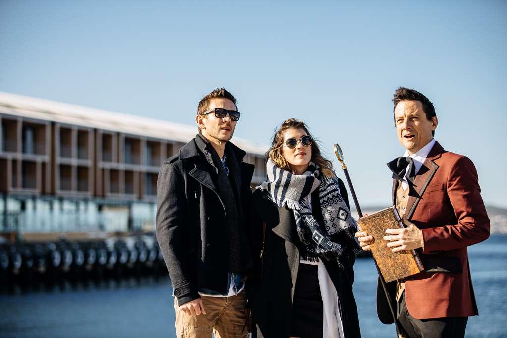 Macq 01 Hotel Hobart Ausstattung foto The cast of The Catch
